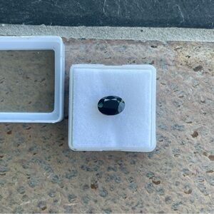 Elegant Blue Sapphire loose Gemstone in lucite box